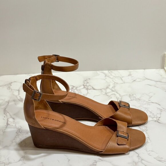 Lucky Brand | Women’s Jodella Buckle Wedge Sandals | Tan Leather | Size 8.5M - Picture 2 of 4